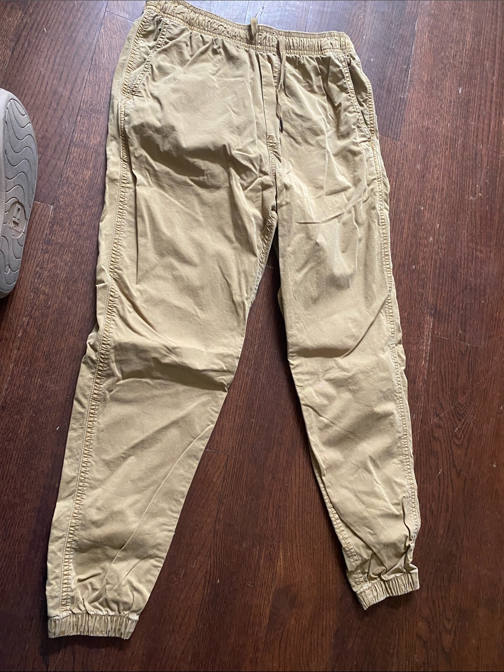 American Eagle Outfitters Men's Jogger Pants in Khaki